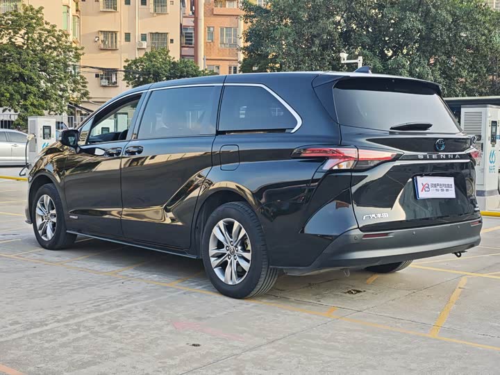 Фото 5 - Toyota Sienna