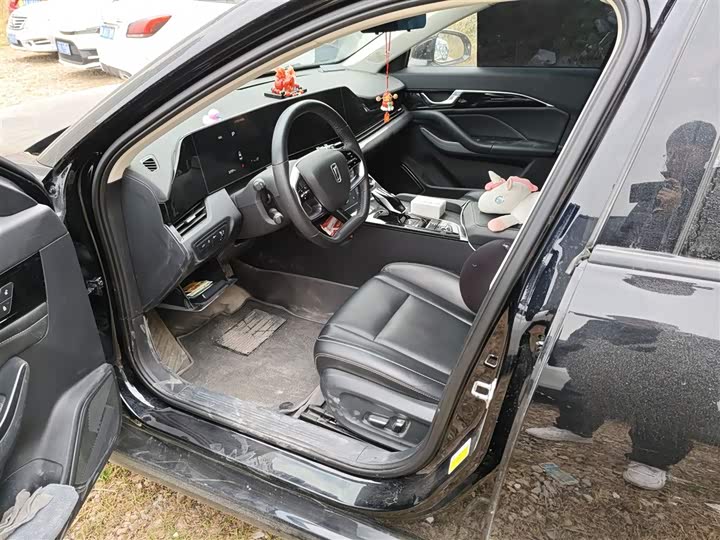 Фото 8 - Bestune B70