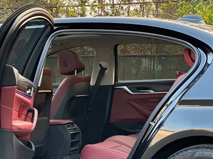 Фото 6 - BMW 5 Series