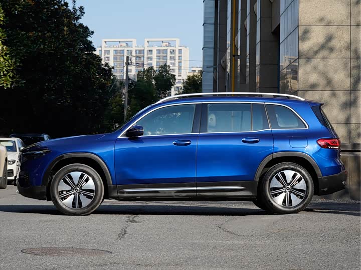 Фото 3 - Mercedes-Benz EQB