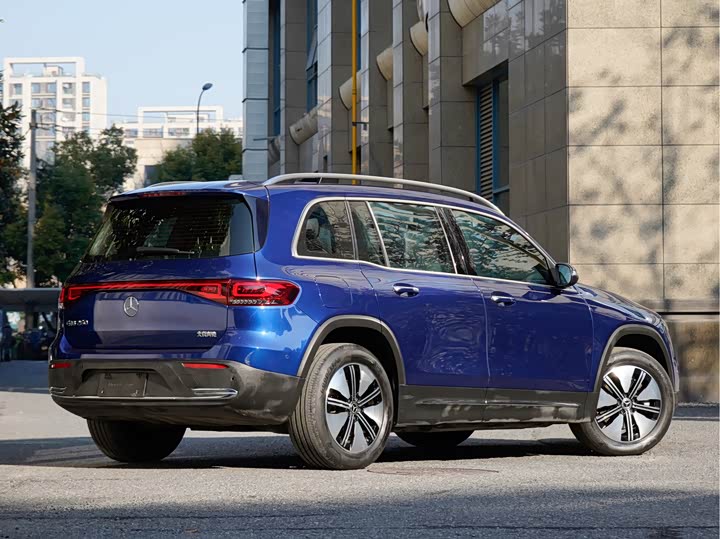 Фото 4 - Mercedes-Benz EQB