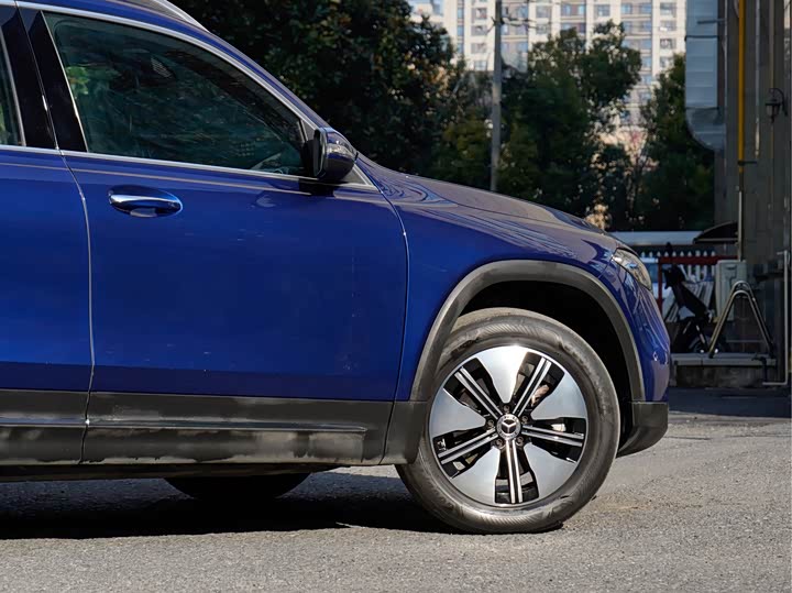 Фото 7 - Mercedes-Benz EQB