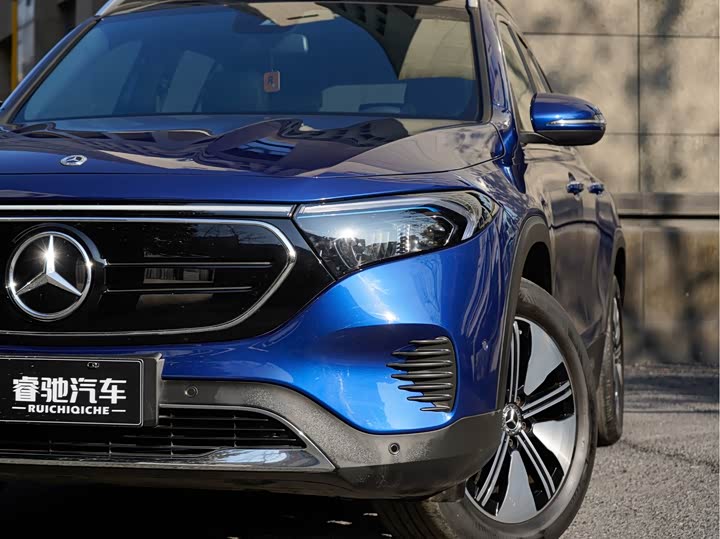 Фото 8 - Mercedes-Benz EQB