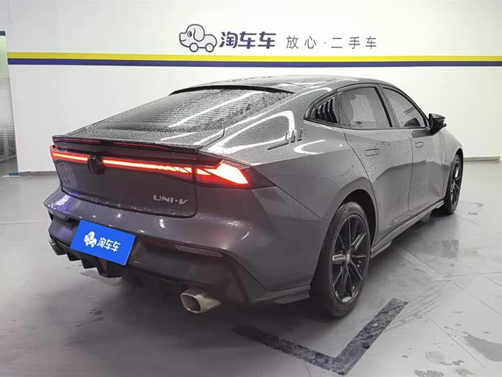 Фото 3 - Changan UNI-V