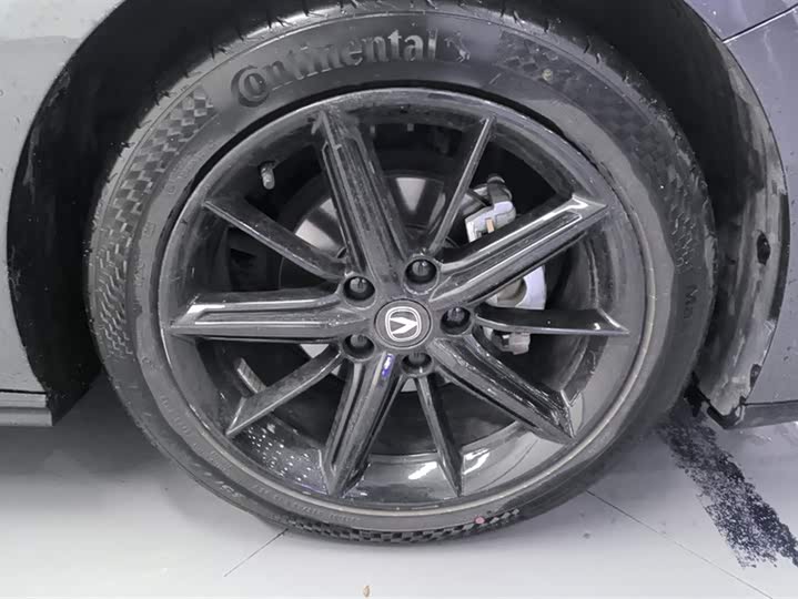 Фото 6 - Changan UNI-V