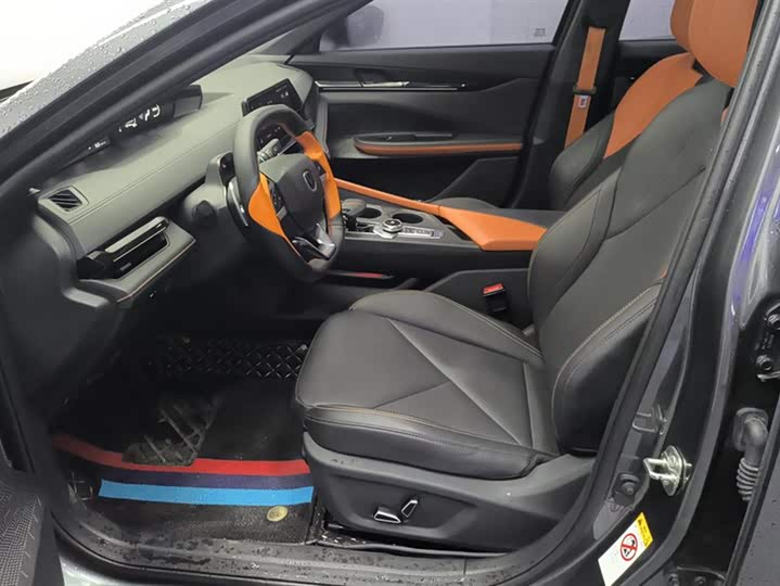 Фото 9 - Changan UNI-V