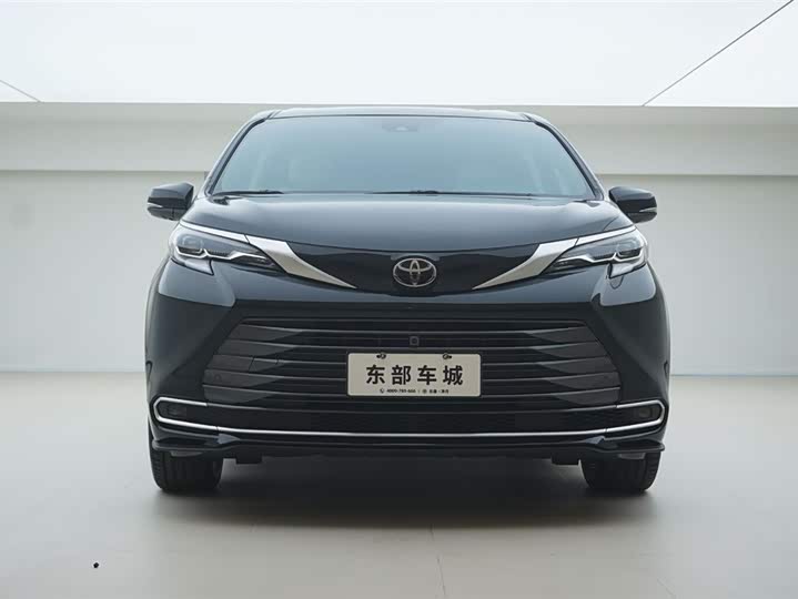 Фото 2 - Toyota Sienna