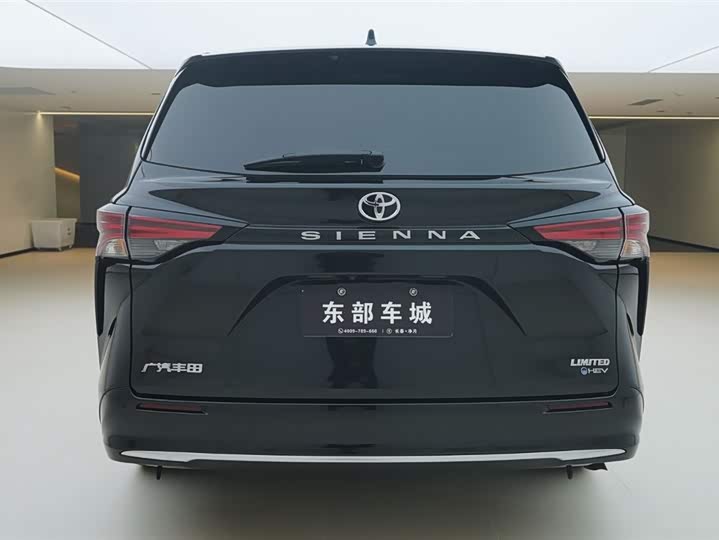 Фото 4 - Toyota Sienna