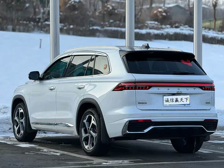 Фото 9 - Geely Monjaro