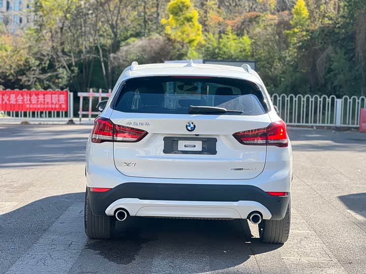 Фото 8 - BMW X1