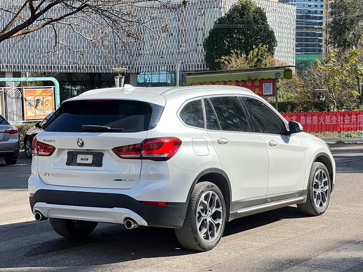 Фото 9 - BMW X1
