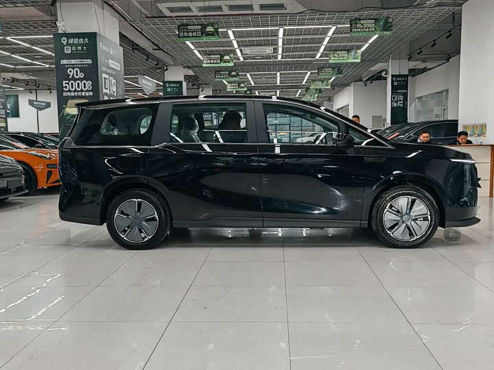 Фото 4 - Maxus Mifa 7