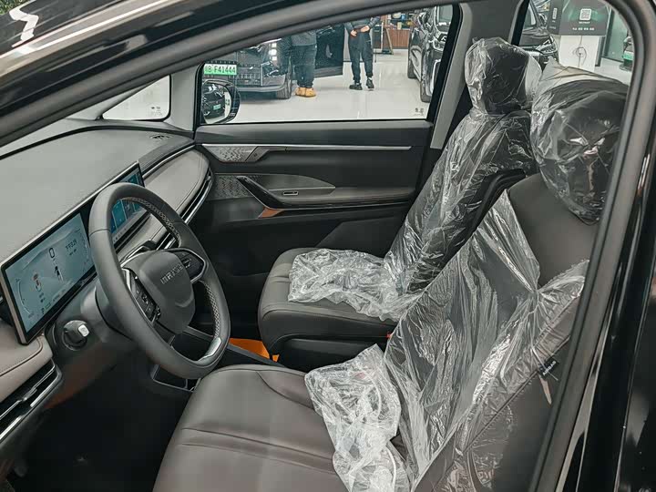 Фото 5 - Maxus Mifa 7