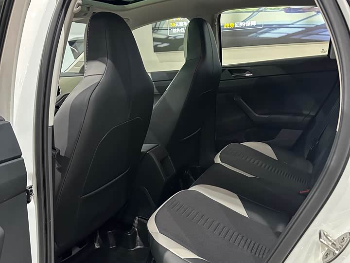 Фото 6 - Volkswagen Polo