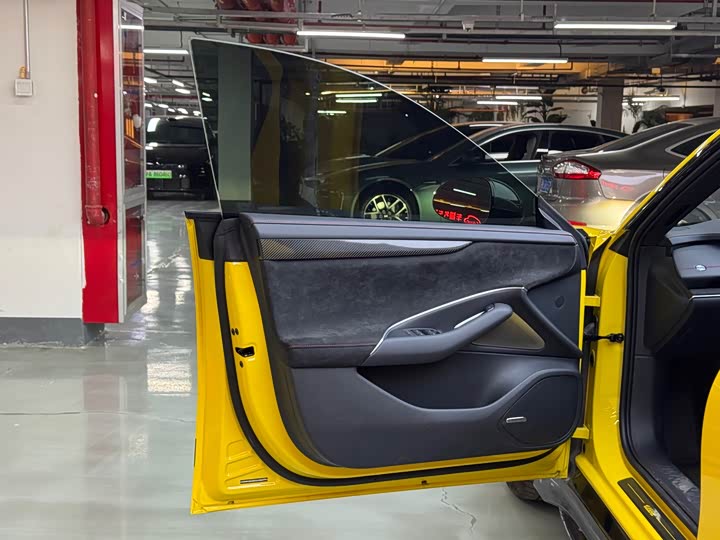 Фото 6 - Xiaomi SU7 Ultra