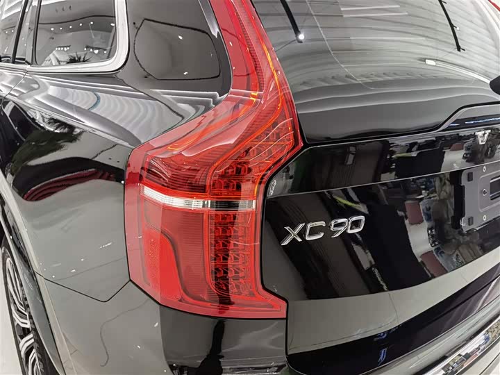 Фото 6 - Volvo XC90