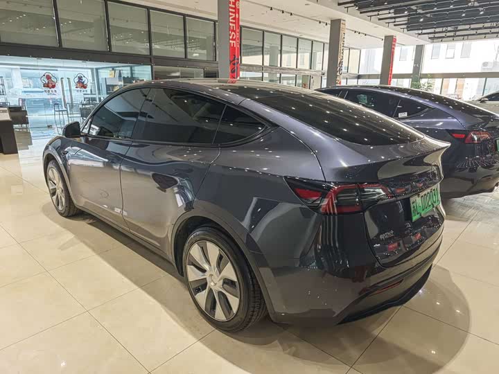 Фото 6 - Tesla Model Y