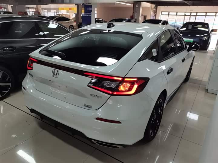 Фото 7 - Honda Civic