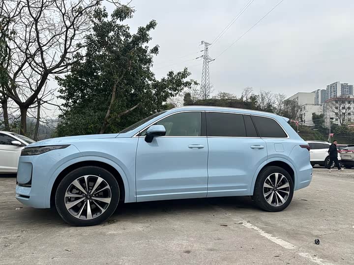 Фото 2 - LiXiang One