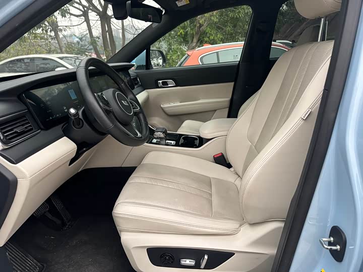 Фото 3 - LiXiang One