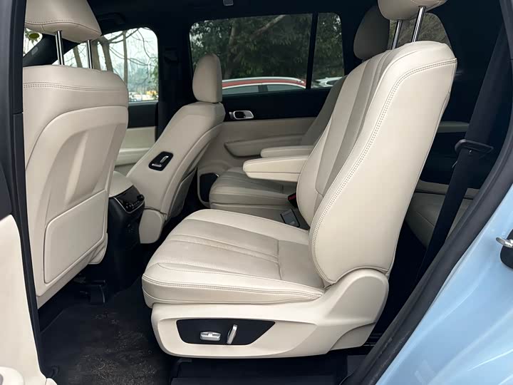 Фото 4 - LiXiang One