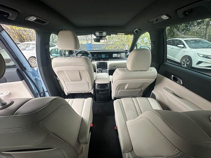 Фото 6 - LiXiang One