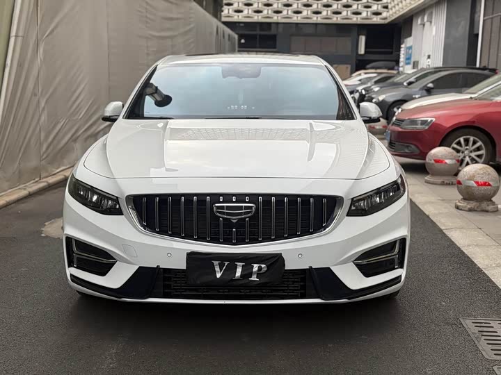 Фото 2 - Geely Preface