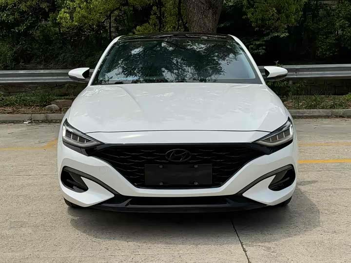 Фото 2 - Hyundai Lafesta