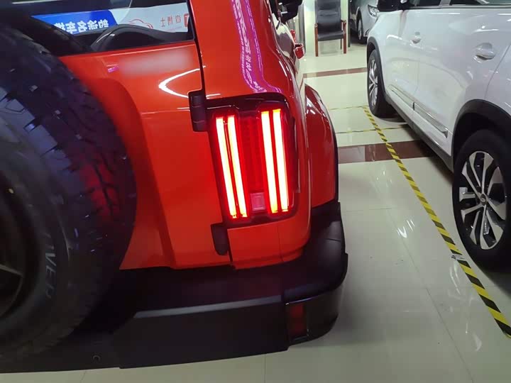 Фото 8 - Tank 300