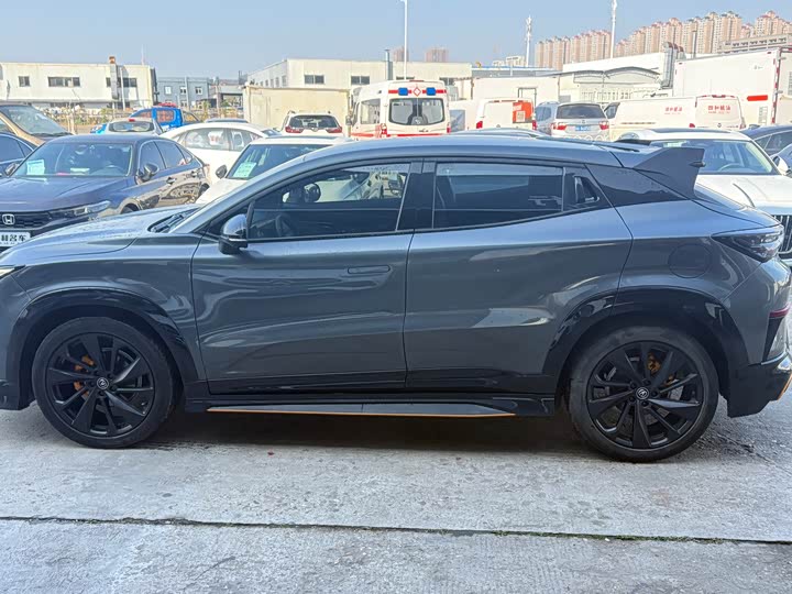 Фото 2 - Changan UNI-T