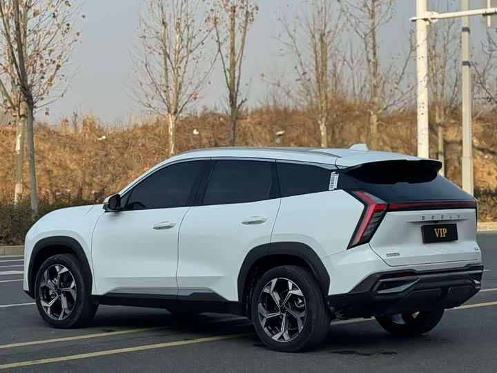 Фото 8 - Geely Atlas L
