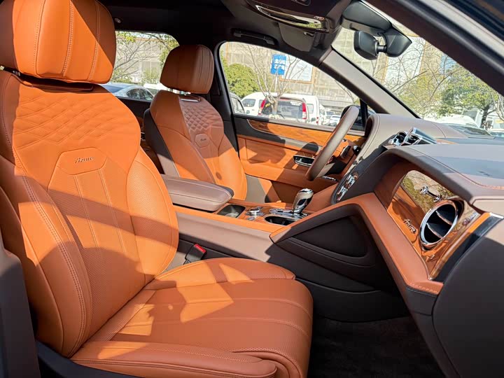 Фото 5 - Bentley Bentayga