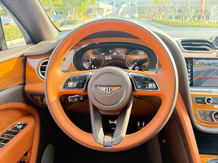 Фото 8 - Bentley Bentayga