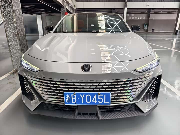 Фото 2 - Changan UNI-V