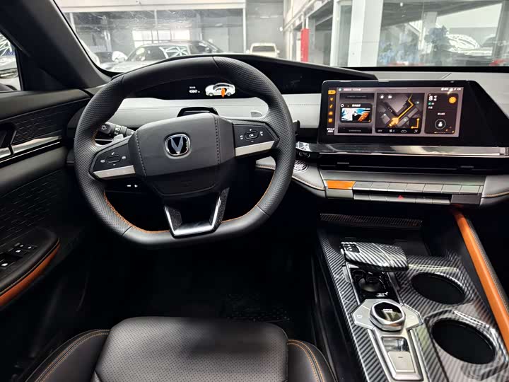 Фото 7 - Changan UNI-V