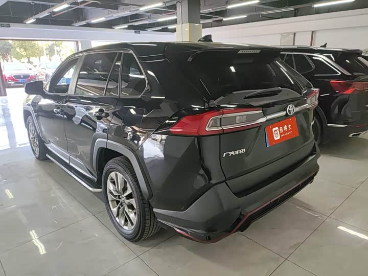 Фото 3 - Toyota Wildlander