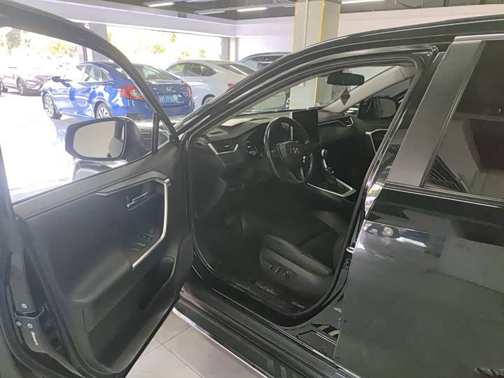 Фото 4 - Toyota Wildlander