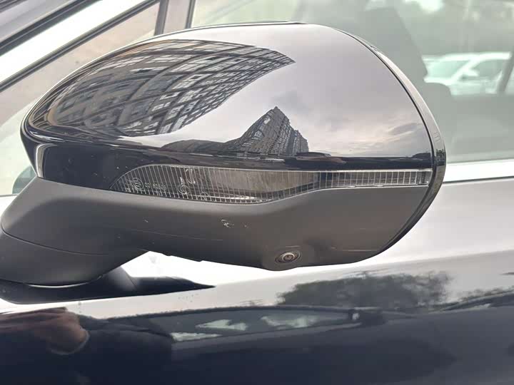 Фото 9 - Hongqi H5