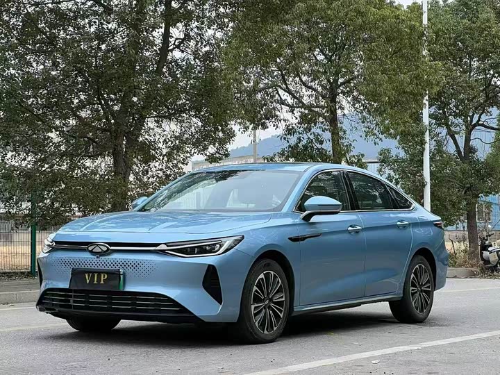 Фото 1 - Chery Fulwin A8