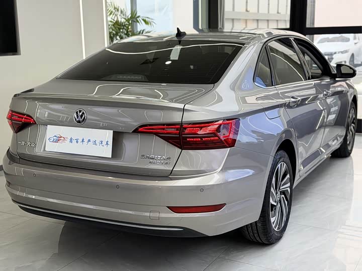 Фото 8 - Volkswagen Sagitar L