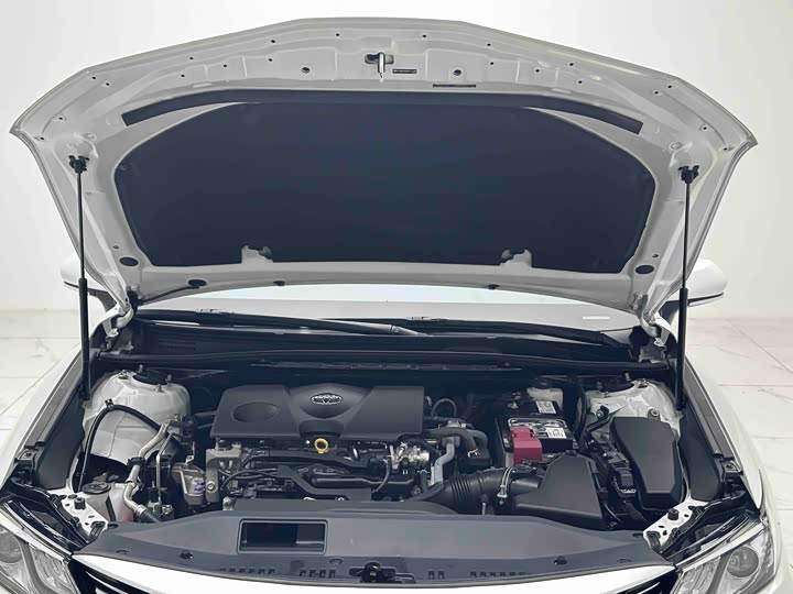 Фото 4 - Toyota Camry