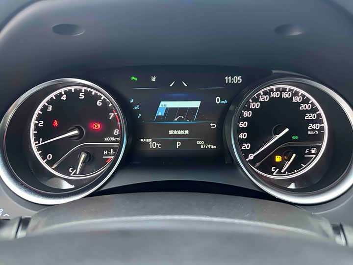 Фото 9 - Toyota Camry