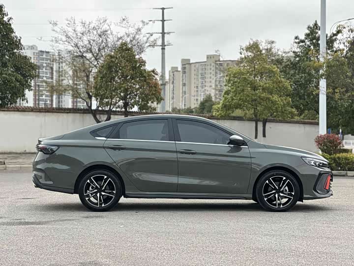 Фото 3 - Geely Binrui