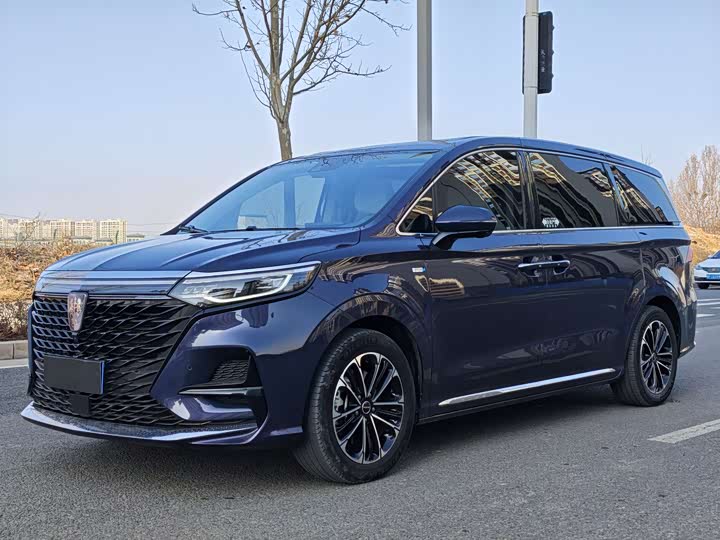 Фото 3 - Roewe iMax 8