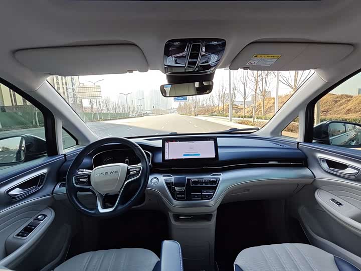 Фото 6 - Roewe iMax 8