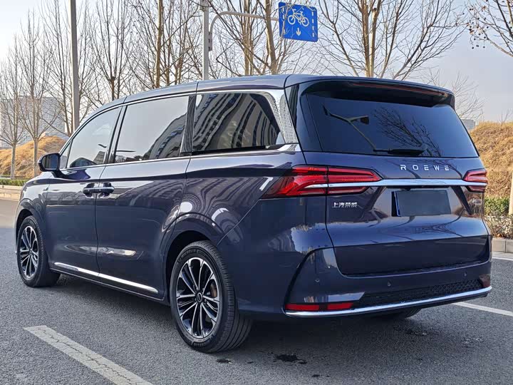 Фото 8 - Roewe iMax 8