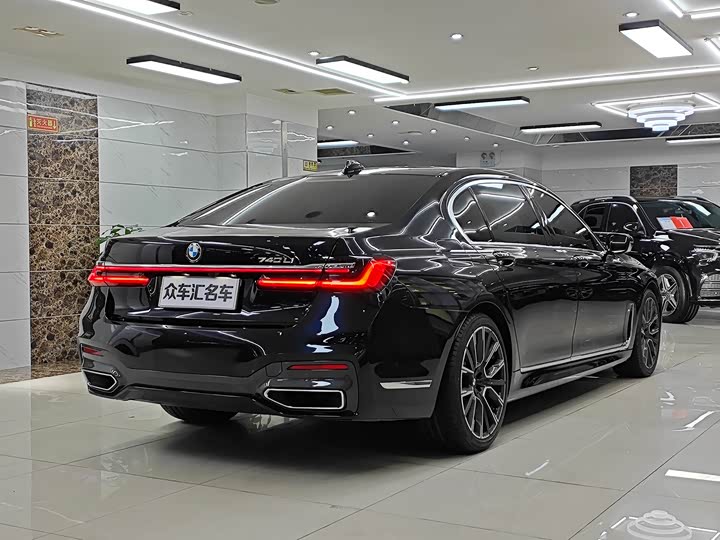 Фото 5 - BMW 7 Series