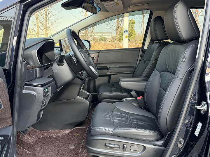 Фото 6 - Honda Odyssey