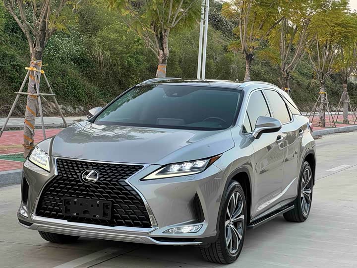 Фото 3 - Lexus RX