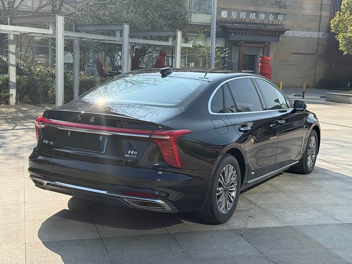 Фото 8 - Hongqi H5